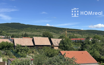 HOMreal.sk / Na predaj! Priestranný rodinný dom po kompletnej rekonštrukcii v obci Doľany, okres Pezinok
