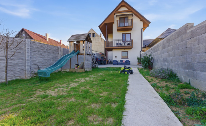 HOMreal.sk | Moderný rodinný dom v obci Chtelnica – ideálne bývanie bez kompromisov - fotografia 18