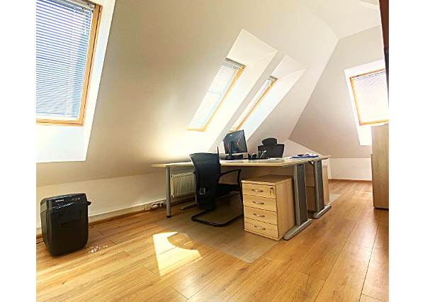 HOMreal. sk / Kancelárske priestory na prenájom v centre Trnavy s parkovaním.