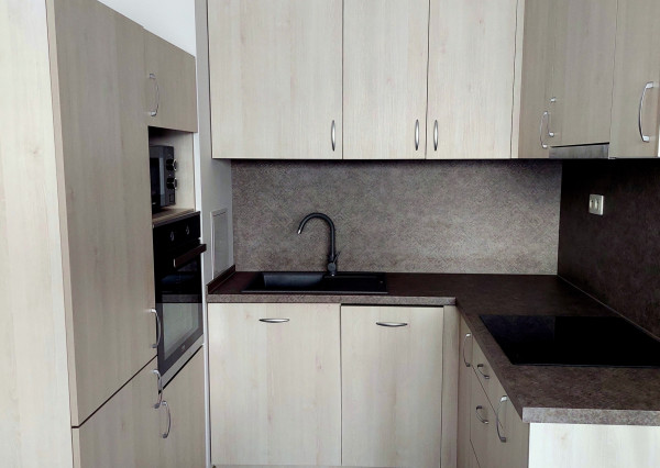 HOMreal.sk |  na prenájom moderný 2-izbový byt v bytovom dome Arboria na Novomestskej ulici.