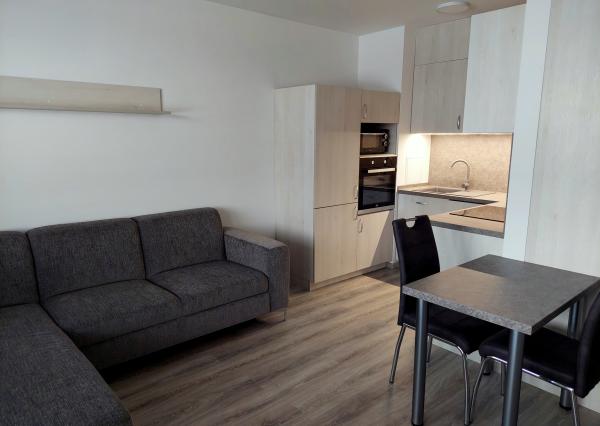 HOMreal.sk |  na prenájom moderný 2-izbový byt v bytovom dome Arboria na Novomestskej ulici.