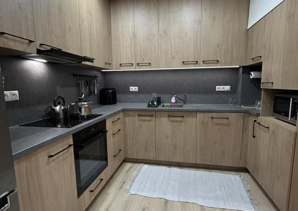 HOMreal.sk | Na predaj: zrekonštruovaná budova obchodu a služieb s 2-izbovým domom – ideálne spojenie podnikania a bývania